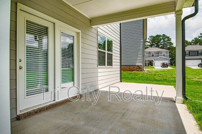 Building Photo - 602 Skye Ct
