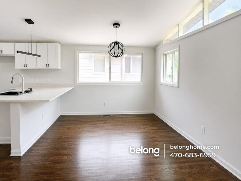 Building Photo - 1735 Alvarado Terrace SW