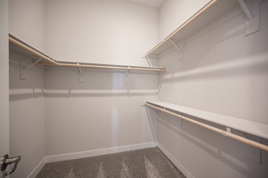 Walk in Closet Primary - 117 Royal Cascade Ave