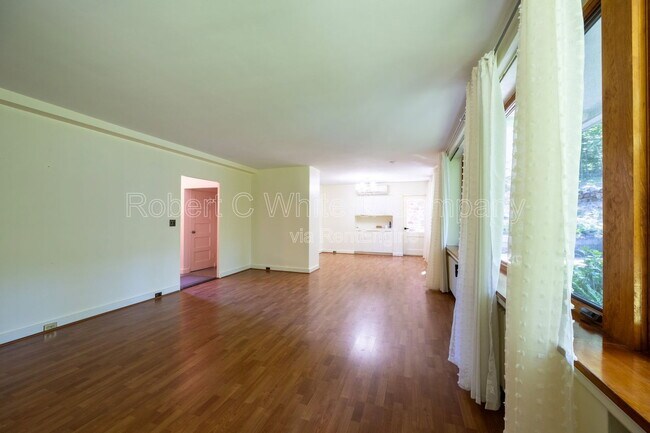 Building Photo - 205 Jinny Hill Rd
