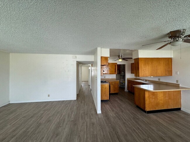 Building Photo - 2501 Bea Ct