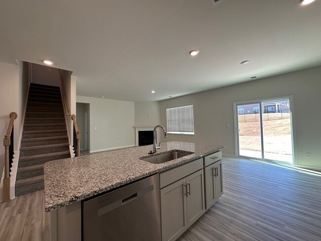 Building Photo - Brand New Home