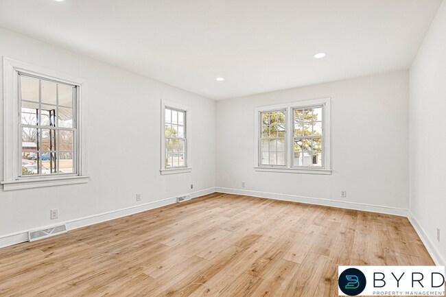 Building Photo - 2958 Winston Churchill Dr