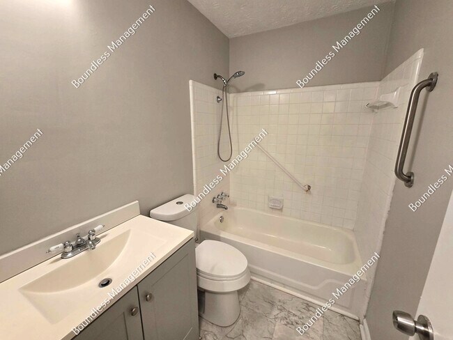 Building Photo - 5183 Suggs St