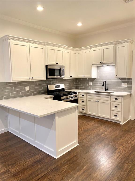 Building Photo - 12042 Carlsbad St