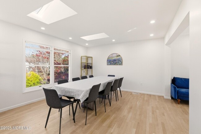 Building Photo - 75 Hickory Hill Rd