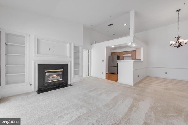 Building Photo - 8301 Bluebird Way