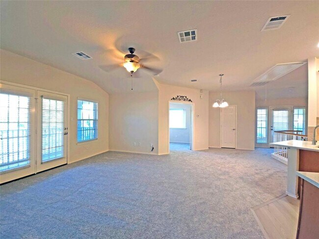 Building Photo - 16100 S Great Oaks Dr
