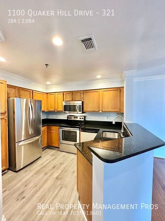 Building Photo - Updated & massive 2 bed 2 bath condo in Al...