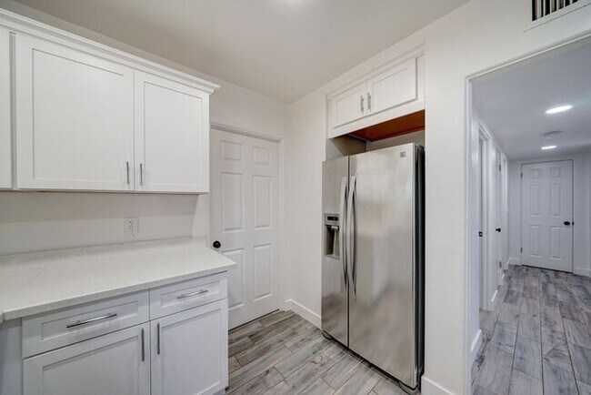 Building Photo - READY TO VIEW NOW! Beautiful Remodeled Home in the Coronado District Area