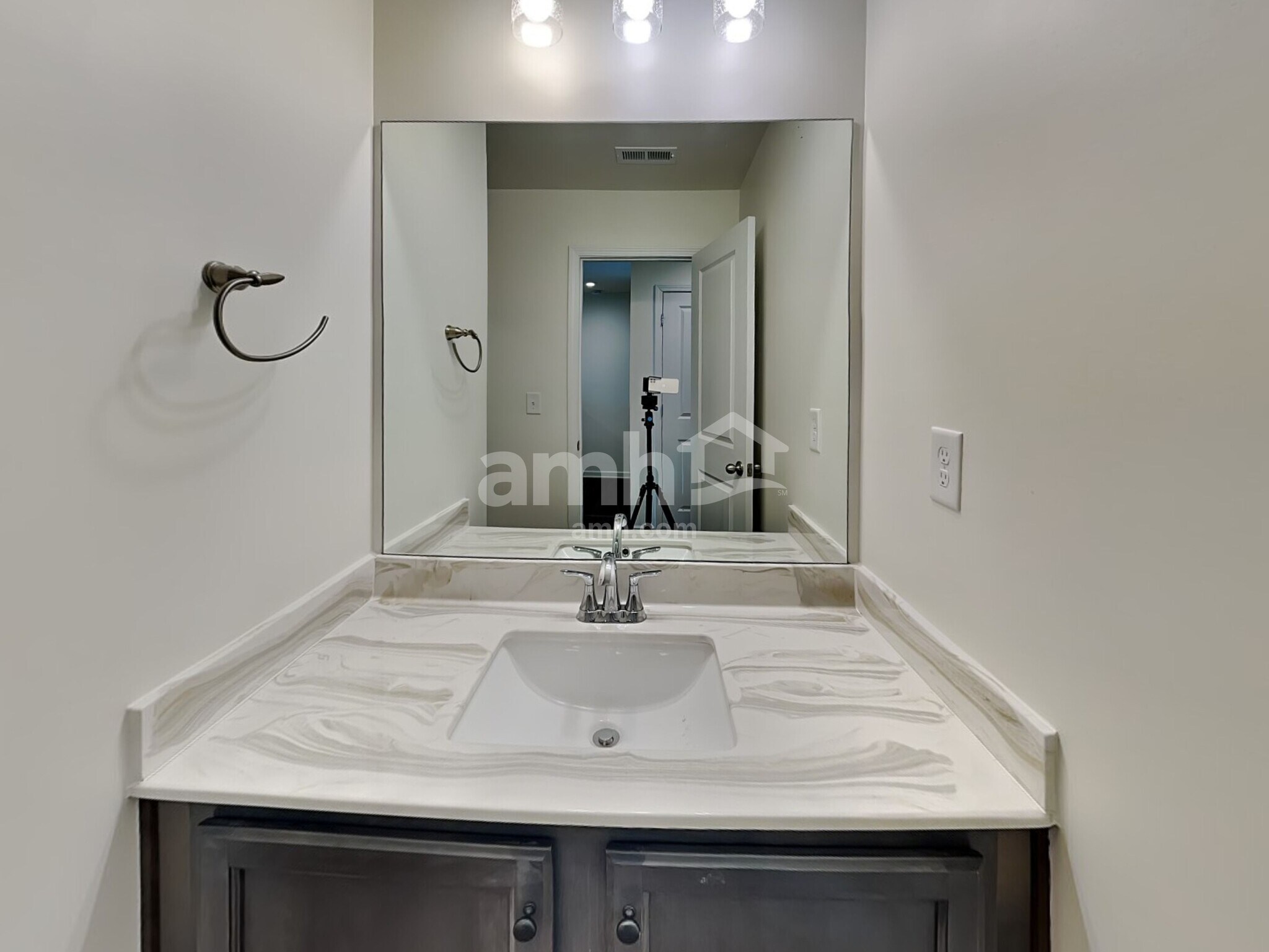 Building Photo - 721 Woodall Rd