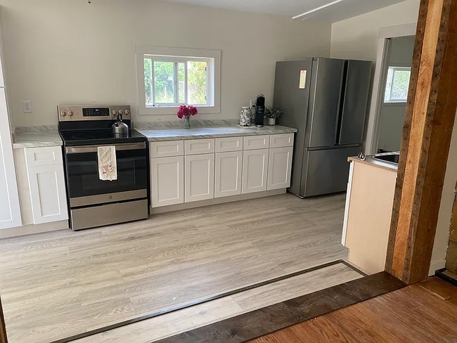 Building Photo - Charming 3-Bedroom Home in the Heart of Th...