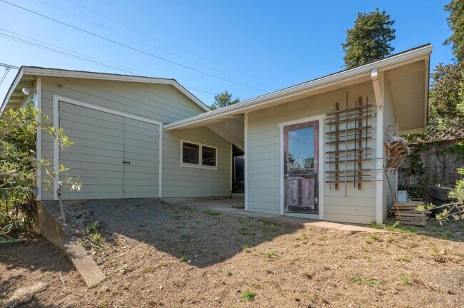 Building Photo - 40 Laurel Ave