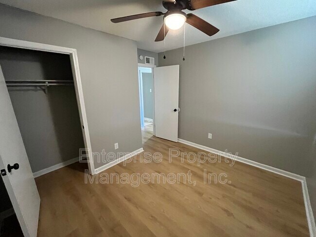 Building Photo - 5362 Beaverton Dr