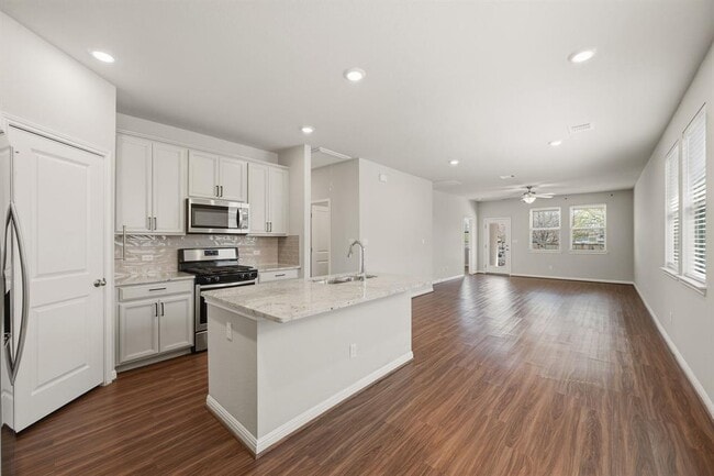 Building Photo - 217 McFarland St