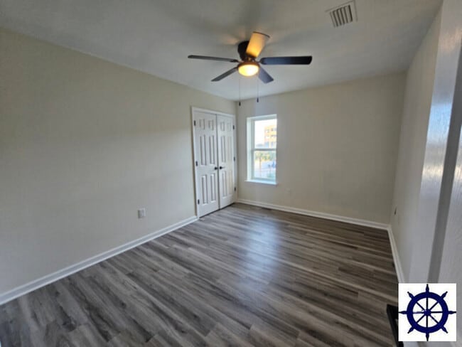 Building Photo - 5104 Gulf Dr