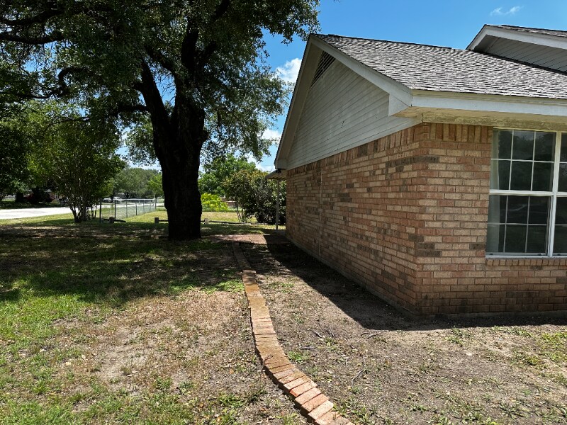 Building Photo - 298 Nally St