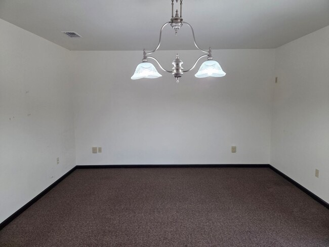 Building Photo - Quiet country rancher on large, secluded lot right at Route 1 and 288