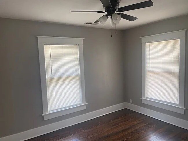 Building Photo - Big 2BR with appliances, nicely updated! Great for students or professor.