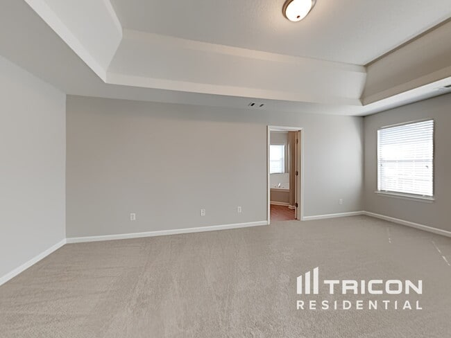 Building Photo - 1108 Setter Trce