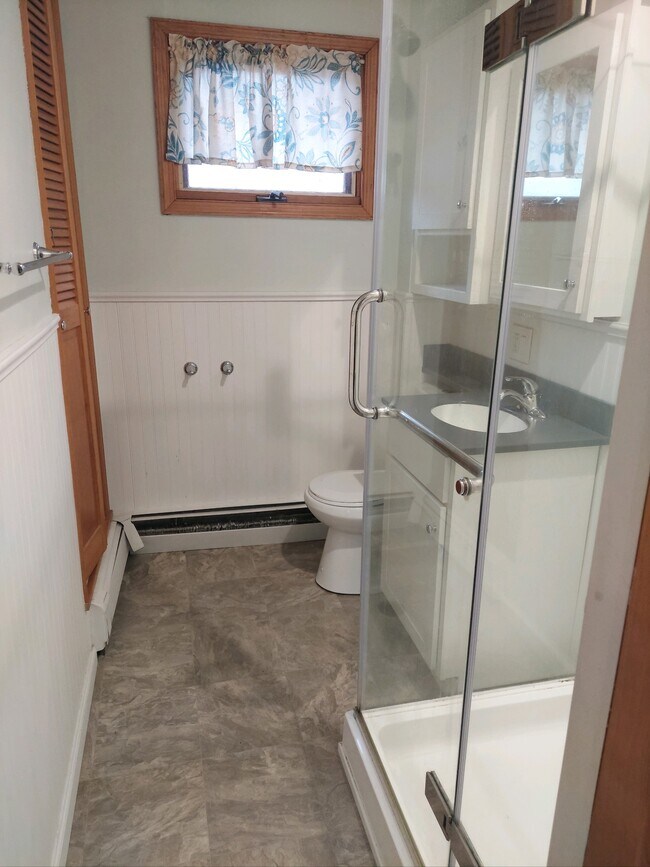 Building Photo - 74 Diamond Ave