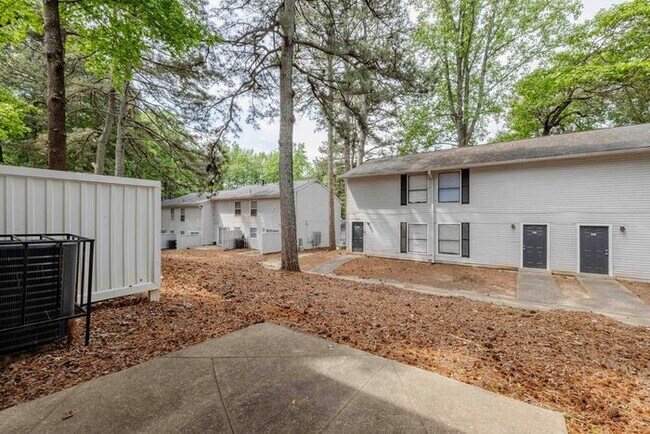 Building Photo - Affordable Living 20 Minutes from Everything Atlanta -2 Bedroom 2 1/2 Baths only $1300*
