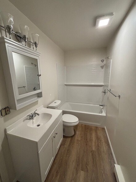 Building Photo - 8004 Chelsea Cv N