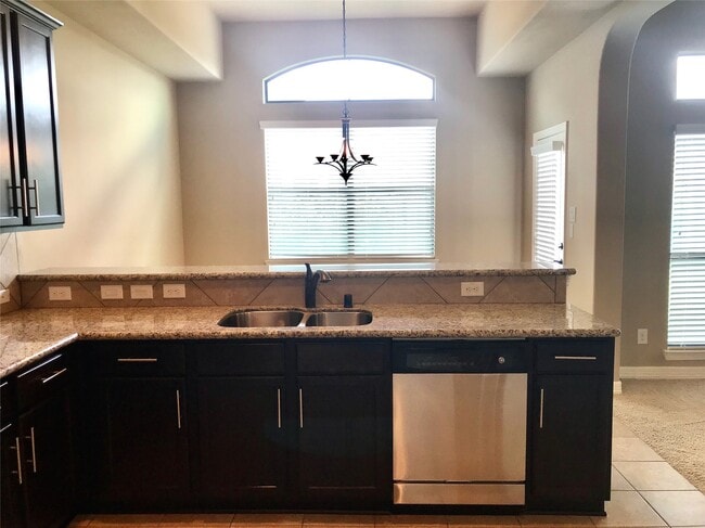 Building Photo - 722 Audra Ln