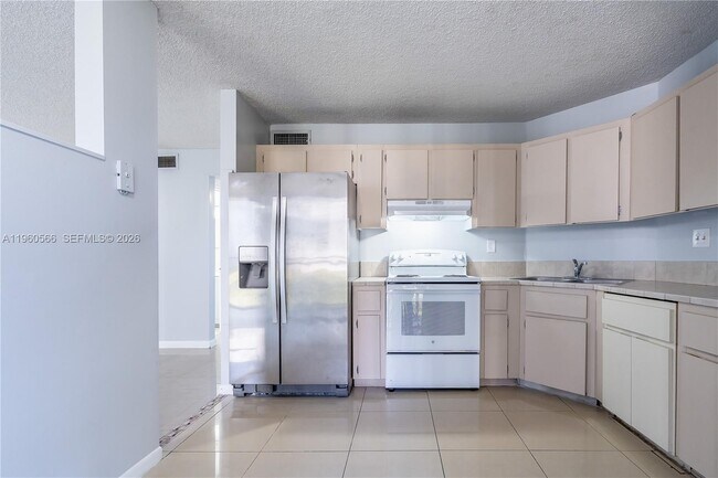 Building Photo - 6795 SW 132nd Ave