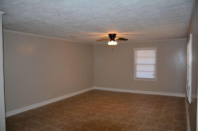 Building Photo - 425 W McNeese St