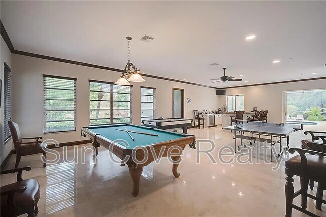 Building Photo - 854 Macewen Dr