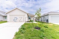 Building Photo - 208 Skyfire St