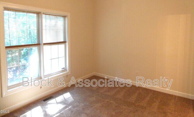 Building Photo - 2701 Sterling Park Dr