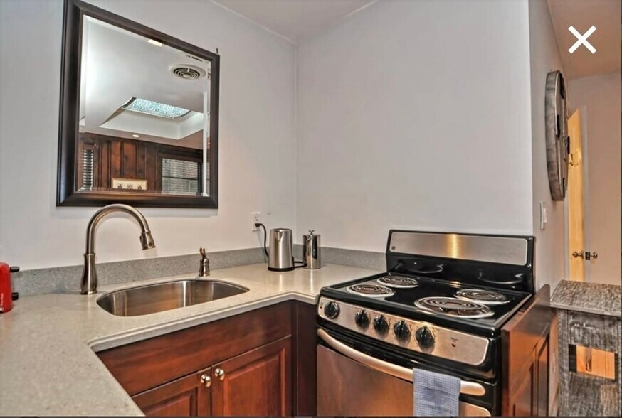 Building Photo - 49 Charles St