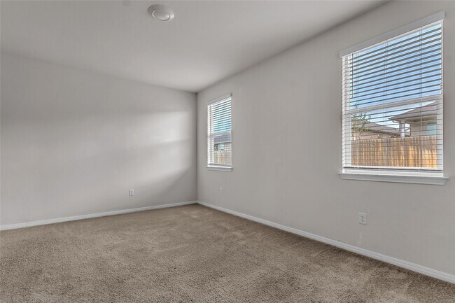 Building Photo - 228 Sunniberg Lp