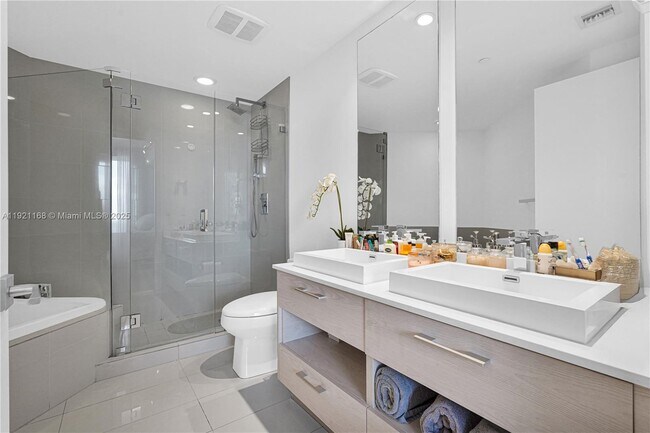 Building Photo - 45 SW 9th St