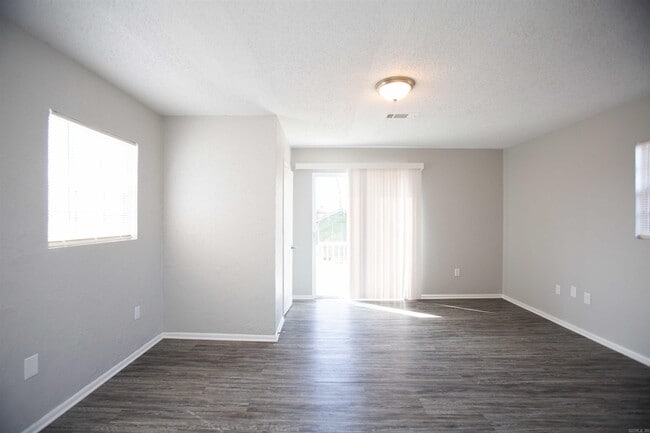 Building Photo - 2113 Muldrow Dr