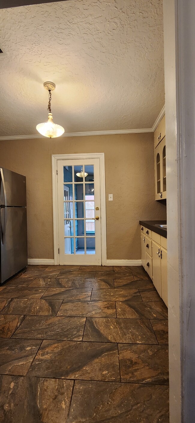 Building Photo - 705 NW 13th St