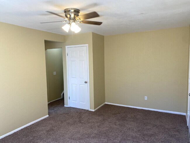 Building Photo - "Charming 3-Bed Oasis with 2 Full Baths in...