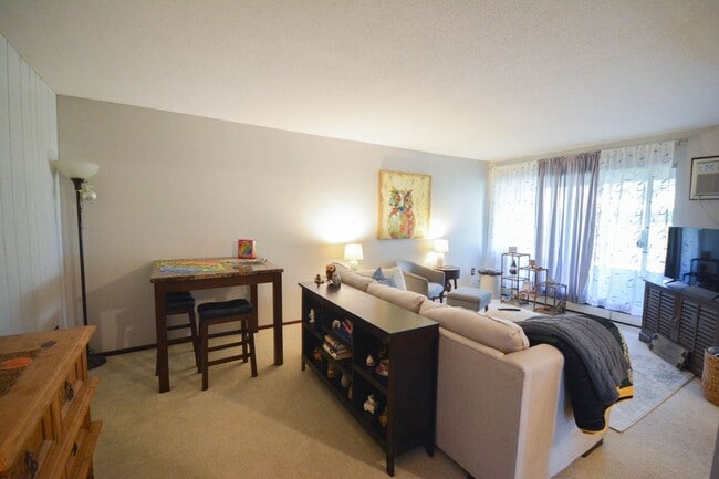 Building Photo - Enjoy the amazing Valhalla amenities witho...