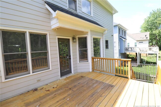 Building Photo - 203 Abbey Oak Ln
