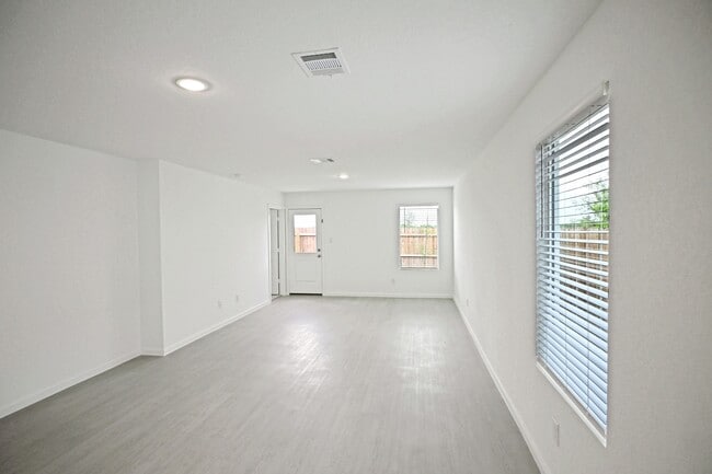 Building Photo - 14609 Mudstone Pl