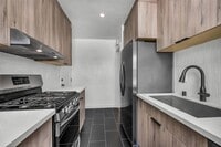 Building Photo - Designer remodeled unit in WeHo!