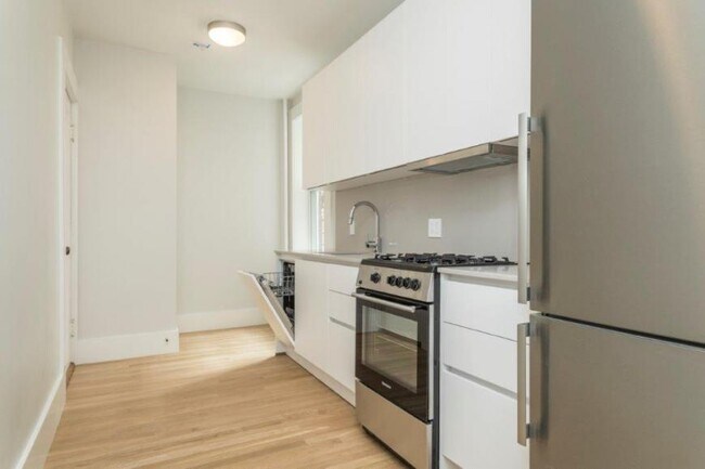 Building Photo - 1 bedroom in Boston MA 02135