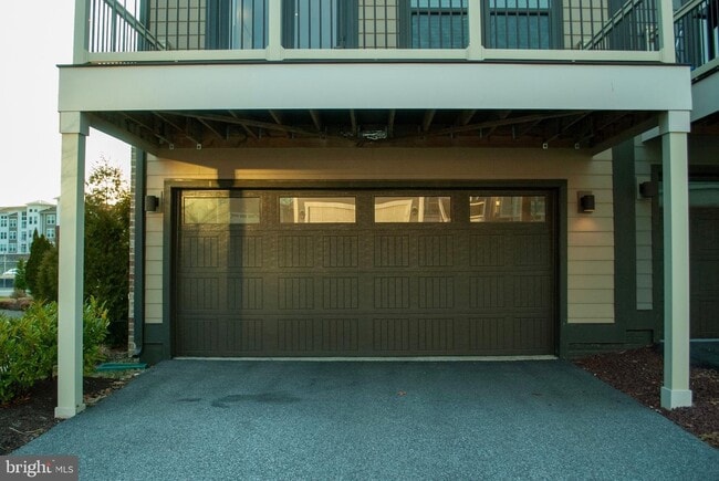 Building Photo - 601 Colindale St