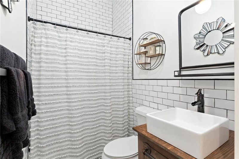 Building Photo - 563 Parkway Dr NE