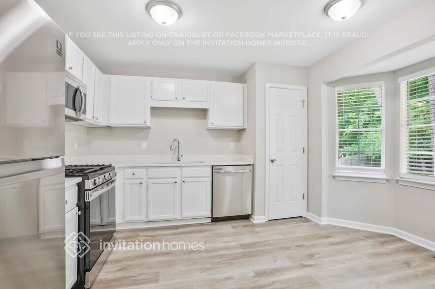 Building Photo - 987 Fox Valley Trail