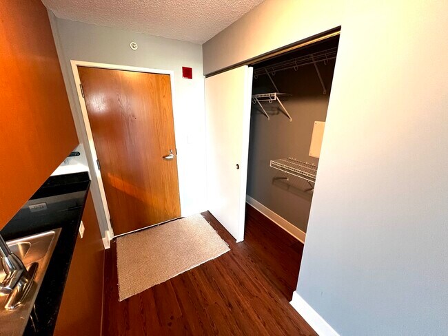 Building Photo - 9655 Woods Dr