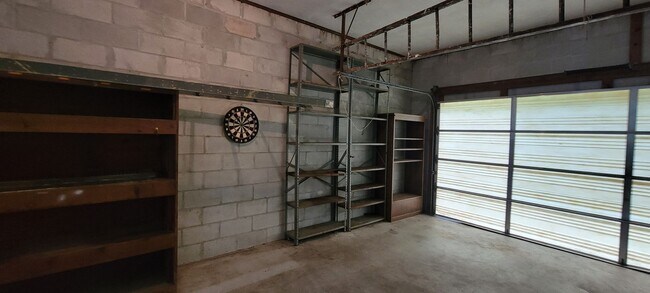 Building Photo - 141 SE 59th St