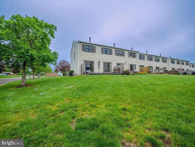 Building Photo - 1001 Winfield Ct